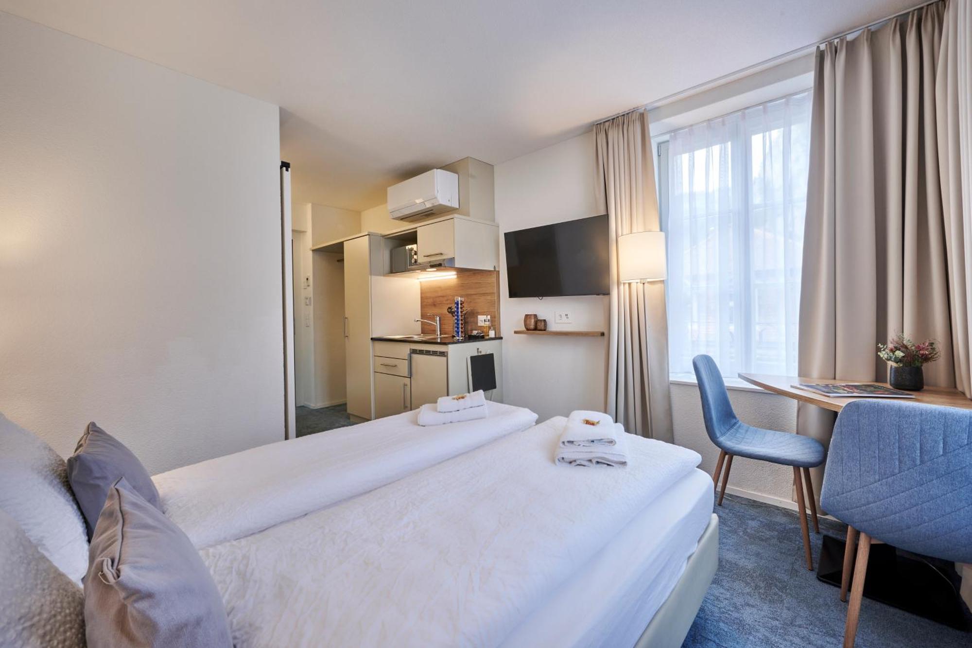 Aparthotel Krone - Self Check-In Unterseen Buitenkant foto