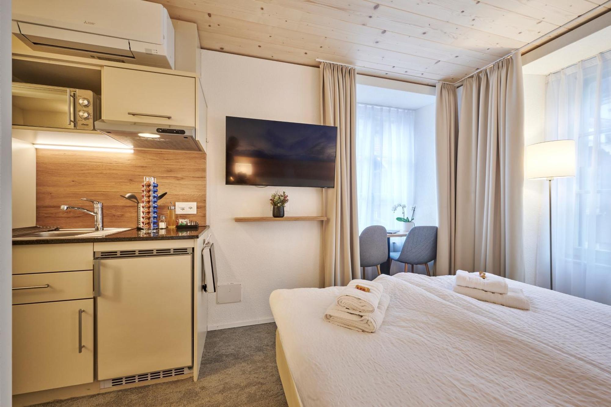 Aparthotel Krone - Self Check-In Unterseen Buitenkant foto
